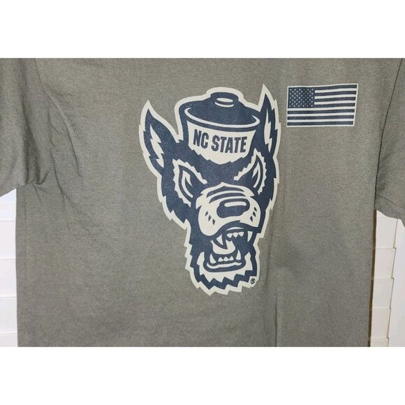 NC STATE T-shirt size SMALL Salute To Service  Unisex Cargo Green champion - Picture 2 of 8
